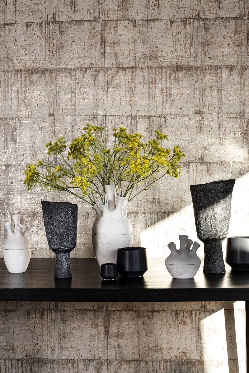 Vaso Nirah Black | Vaso di design in ceramica forma irregolare - CONFIG0349