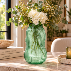 Vaso Millerighe Sinuoso Verde EDG Enzo De Gasperi H 32 cm con composizione floreale 